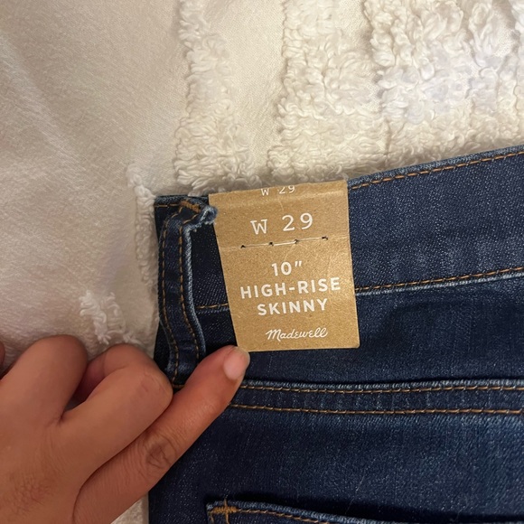 Madewell 10" High-Rise Skinny Jeans in Tarren Wash: THERMOLITE® Edition - Picture 5 of 6